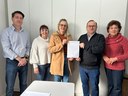 Câmara de Vereadores entrega convite para a Sessão Plenária do Estudante e prestigia Feira de Ciências Câmara de Vereadores entrega convite para a Sessão Plenária do Estudante e prestigia Feira de Ciências