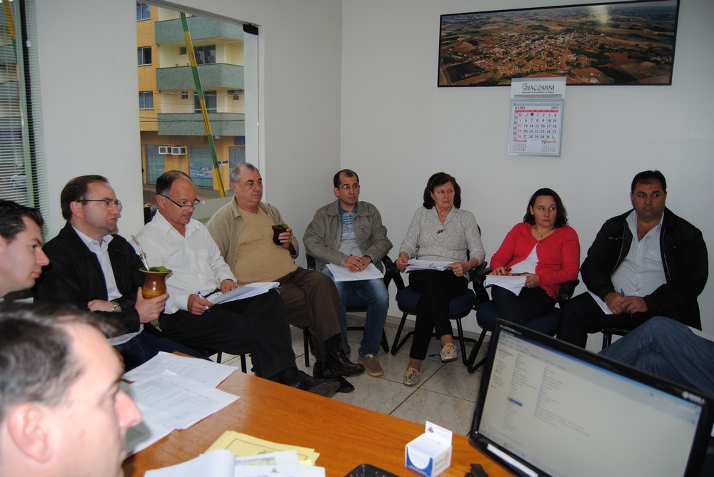 Poder Legislativo e Executivo se reúnem para tratar do Projeto 30/2015